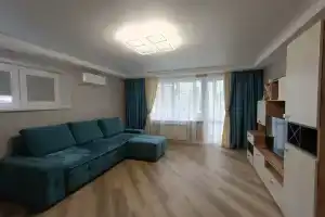 Уютная квартира с видом не горы, расположенная в центре города