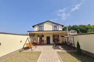 Уютный домик в СТ Учитель