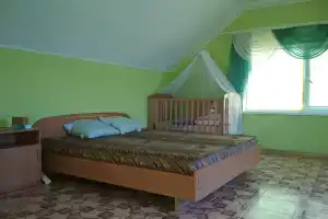 Коттедж с видом на морской залив, Мирный