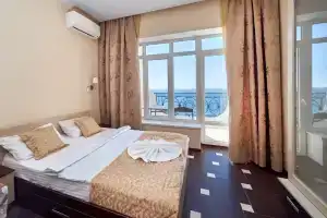 Новые апартаменты с видом на море в комплексе Наш Парус