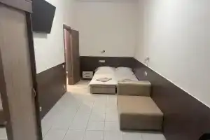 Трёхместный номер стандарт, Алушта