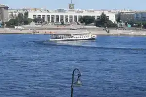Квартира у Литейного моста с видом на Неву, Санкт-Петербург