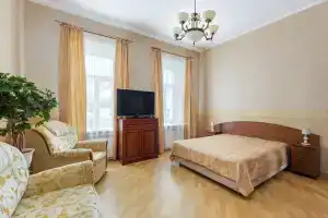 Просторная двушка рядом с Колоннадой, Кисловодск
