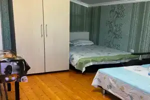 Четырёхместный номер стандарт с видом на город, Адлер
