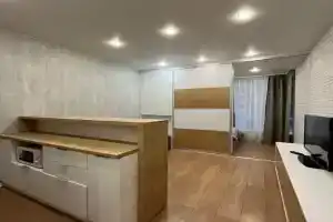 Студия в новом доме возле кадетского училища