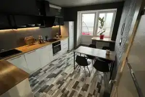 Квартира на высоком 13 этаже, идеальная для туристов и гостей города