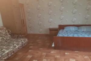 Небольшой номер с диваном на 2 этаже