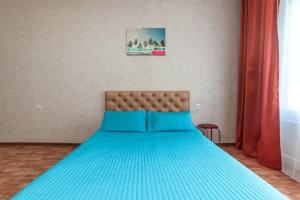 Двухкомнатная квартира 75кв с! 8 сп мест, рядом с ТРЦ Красная площадь, Краснодар