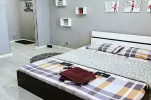 Уютная студия на берегу реки