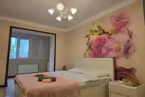Просторная квартира для семьи вблизи парка Кирова в центре