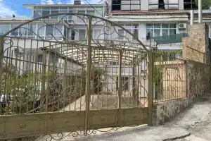 Апартаменты со своим двором