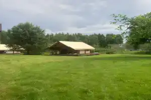 Талло Бунгало на Талабских островах, Авдоши