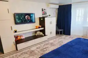 Уютная квартира, Маркс
