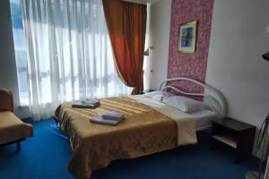 Семейный номер улучшенный с видом на горы, Ольгинка