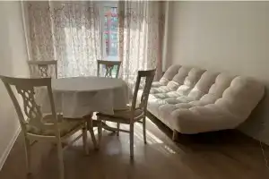 Трехкомнатная квартира у реки, Москва