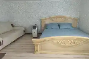 Двухкомнатный дом у моря, Должанская