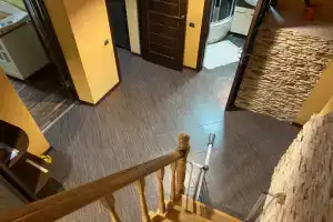 Апартаменты с тремя спальнями на улице Осенней в Центральном районе