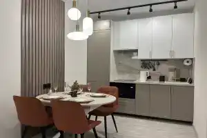 Парадиз lux с камином с отдельной спальней в центре города. Евродвушка