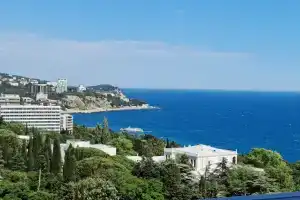 Люкс студия возле парка с видом на море, Кореиз