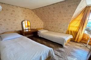 Двухместный номер с 2 отдельными кроватями Двухместный эконом с балконом, Вардане