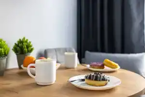 Апартаменты трехместная студия с кухней, двуспальной кроватью и диваном, Москва