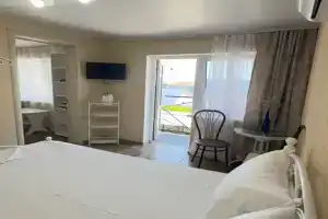 Трёхместный номер люкс с видом на море, Джубга