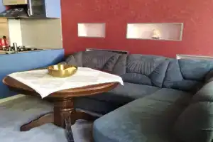 Уютная квартира в немецком доме в центре города и старинное пианино