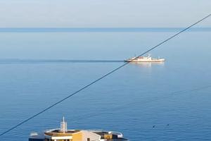 Уютная квартира с видами на море и вершины Ай-петри, Кореиз