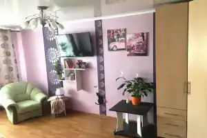 Двушка у музея янтаря, Верхнего озера и выезда к морю, Калининград