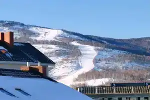 Теплый уютный таунхаус напротив ГЛЦ Банное, Зеленая Поляна