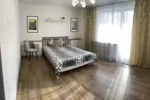 Квартиры посуточно на Заславской 19