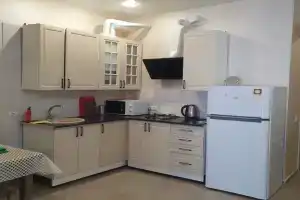 Уютная квартира с выделенной спальней, Адлер