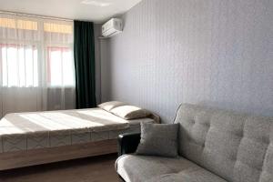 Четырёхместный номер комфортный с балконом и холодильником, Нижняя Хобза