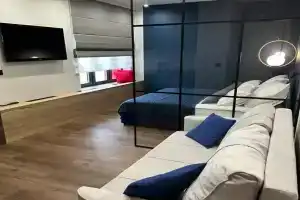 Квартира-студия с дизайнерским ремонтом на Взлетке, Красноярск