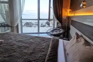 Свой пляж во дворе, люкс двухкомнатный со своей террасой на море, Форос