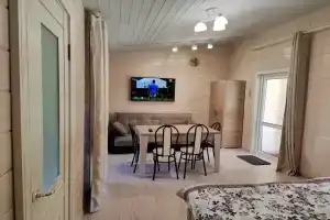 Домик на природе, Мир