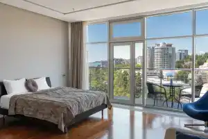 Барселона парк, luxury студия, балкон с видом на море, 5 минут до моря, Сочи