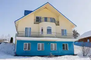 Коттедж с бассейном и сауной в Токсово