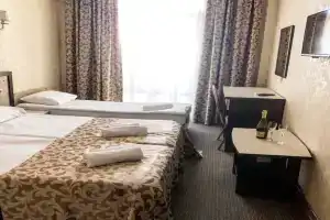 Трёхместный номер, Витязево