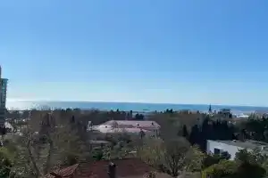 Квартира в центре с видом на море