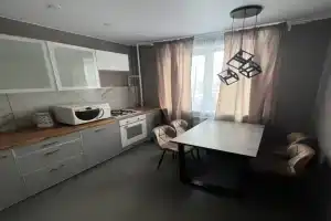 Уютная квартира в центре города с видом на реку и новые мосты