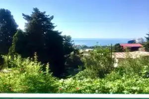 Двухкомнатная квартира с видом на море, Массандра