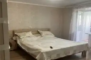 Студия, Стрежевой