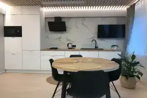 Студия у пруда, Калининград