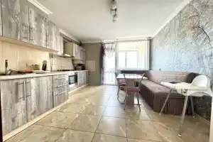 Крупногабаритная 3-комнатная квартира, Севастополь