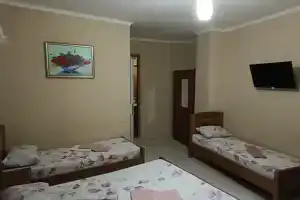 Четырёхместный номер  с кухней, Лоо