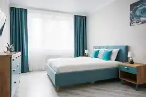 Уютна квартира Pavlov "Лазурь" с ванной и балконом, Калининград