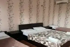 Четырёхместный номер стандарт, Лидзава