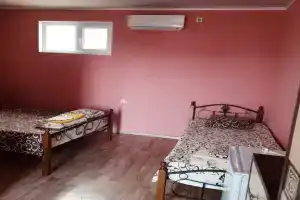 Трёхместный номер стандарт, Поповка
