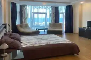 Аквамарин недалеко от моря с бассейном и банями